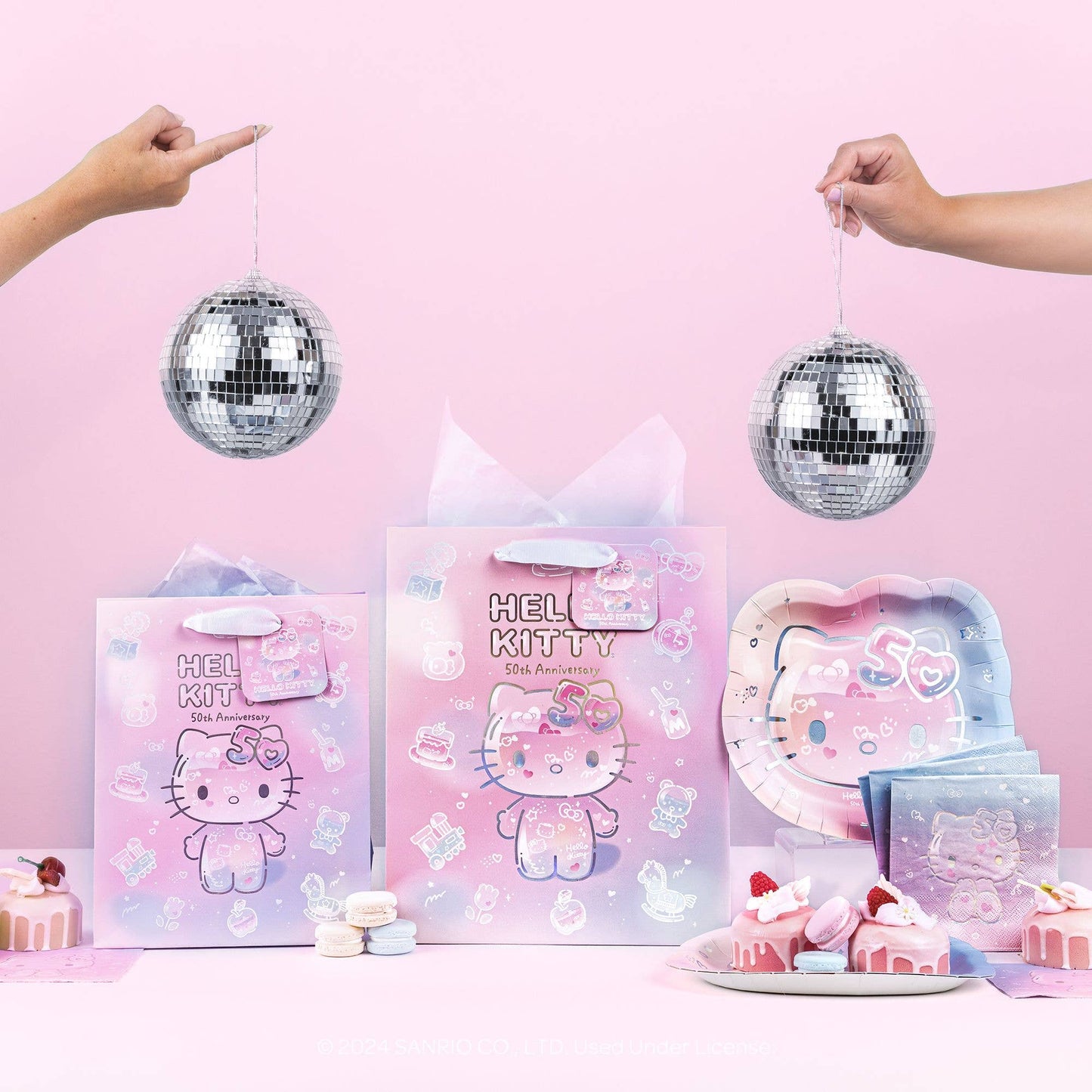 Studio Oh! - Hello Kitty 50th Anniversary (MV) Gift Bag Set